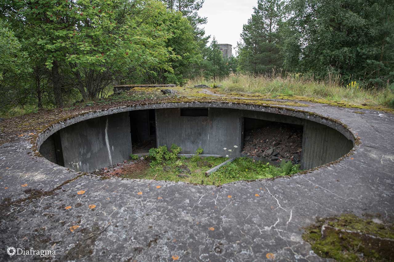 Защищенное бетонное основание под орудие на острове Хейнясенмаа